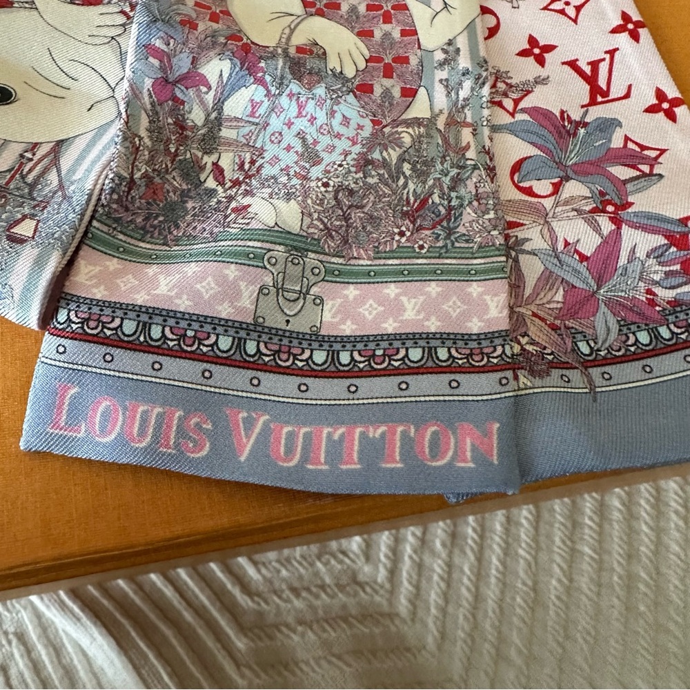 LV Pink Mouse Bandeau - Picture 9 of 14